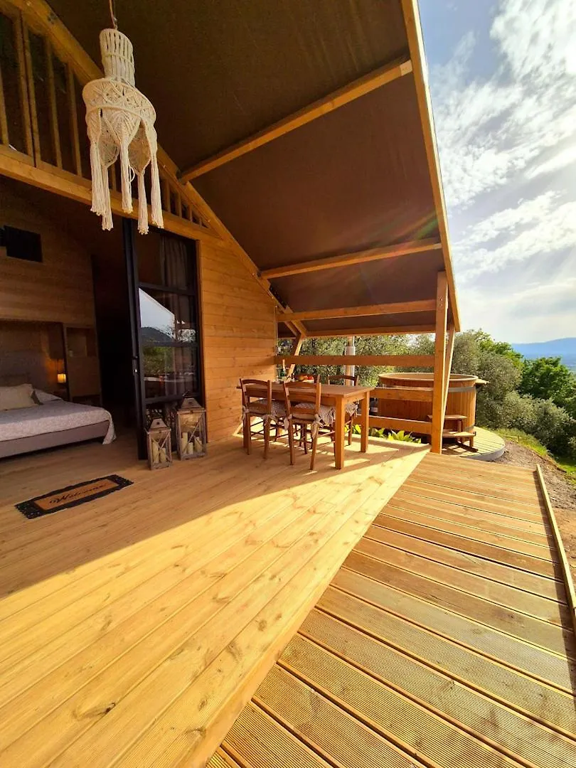 Glamping Suite Rosso Baccara Monsummano Terme 0*,  イタリア