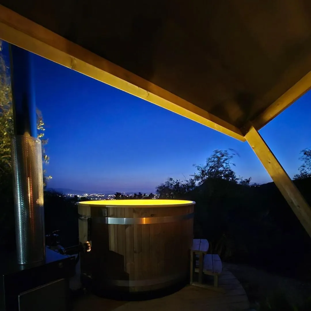 Glamping Suite Rosso Baccara Monsummano Terme イタリア