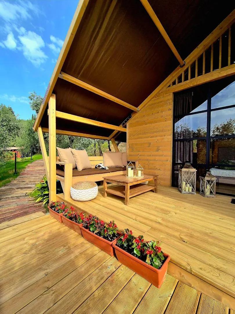 ラグジュアリーテント Glamping Suite Rosso Baccara Monsummano Terme