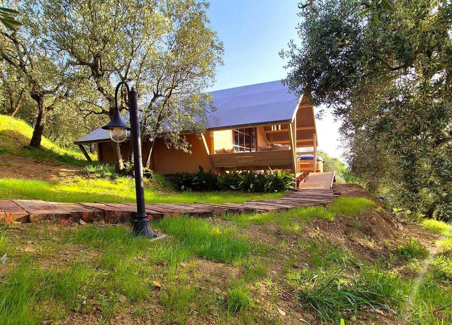 ラグジュアリーテント Glamping Suite Rosso Baccara Monsummano Terme